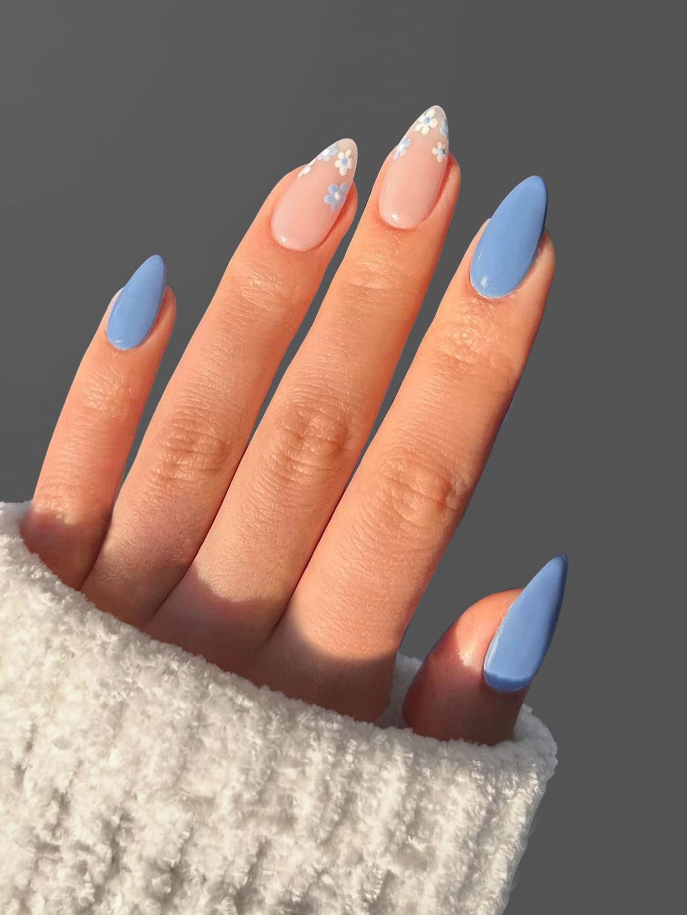 Transformar Teu Unhas Com 24 Peças Comprido Amêndoa Azul Sólido Impressão Floral Unha Falsa & 1 Folha de Fita & 1 peça Lixa de Unha