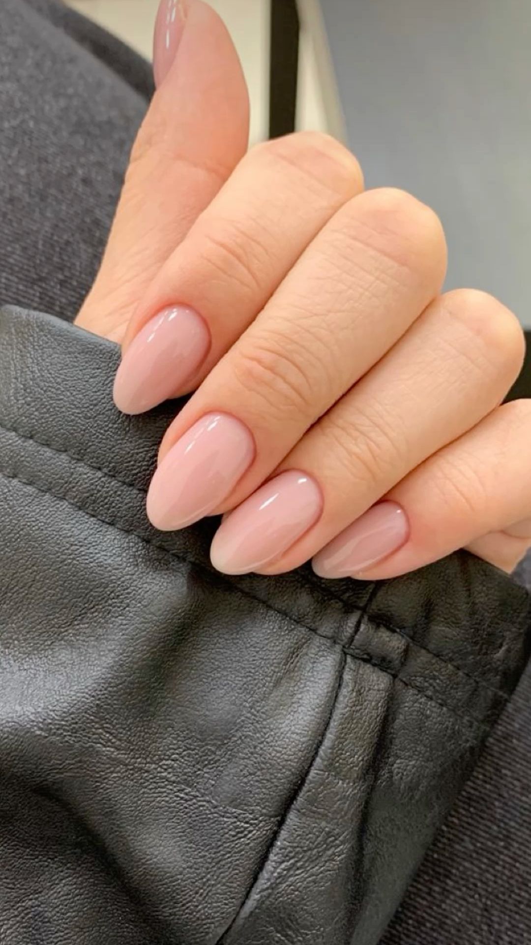 Nude nails 💅🏻