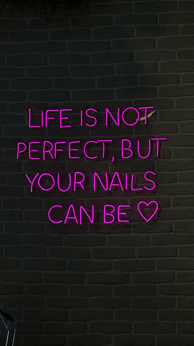 Life is not perfect, but your nails can be💅🏼💞