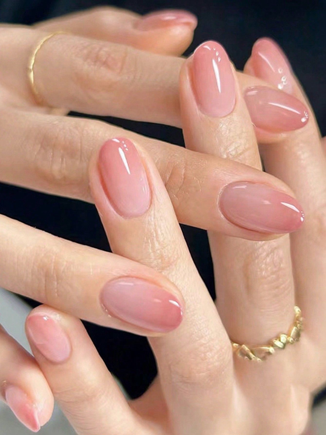 Atualize Seu Visual Com 24 Unhas Postiças Em Forma Oval Longas, Cor De Rosa Em Degradê Com Design Pure Desire, Perfeitas Para Festas Ou Uso Casual! Cor Sólida & Deixa As Mãos Mais Brancas, Seguindo O Estilo Europeu E Americano. Inclui 1 Lixador De Unha E 1 Cola.