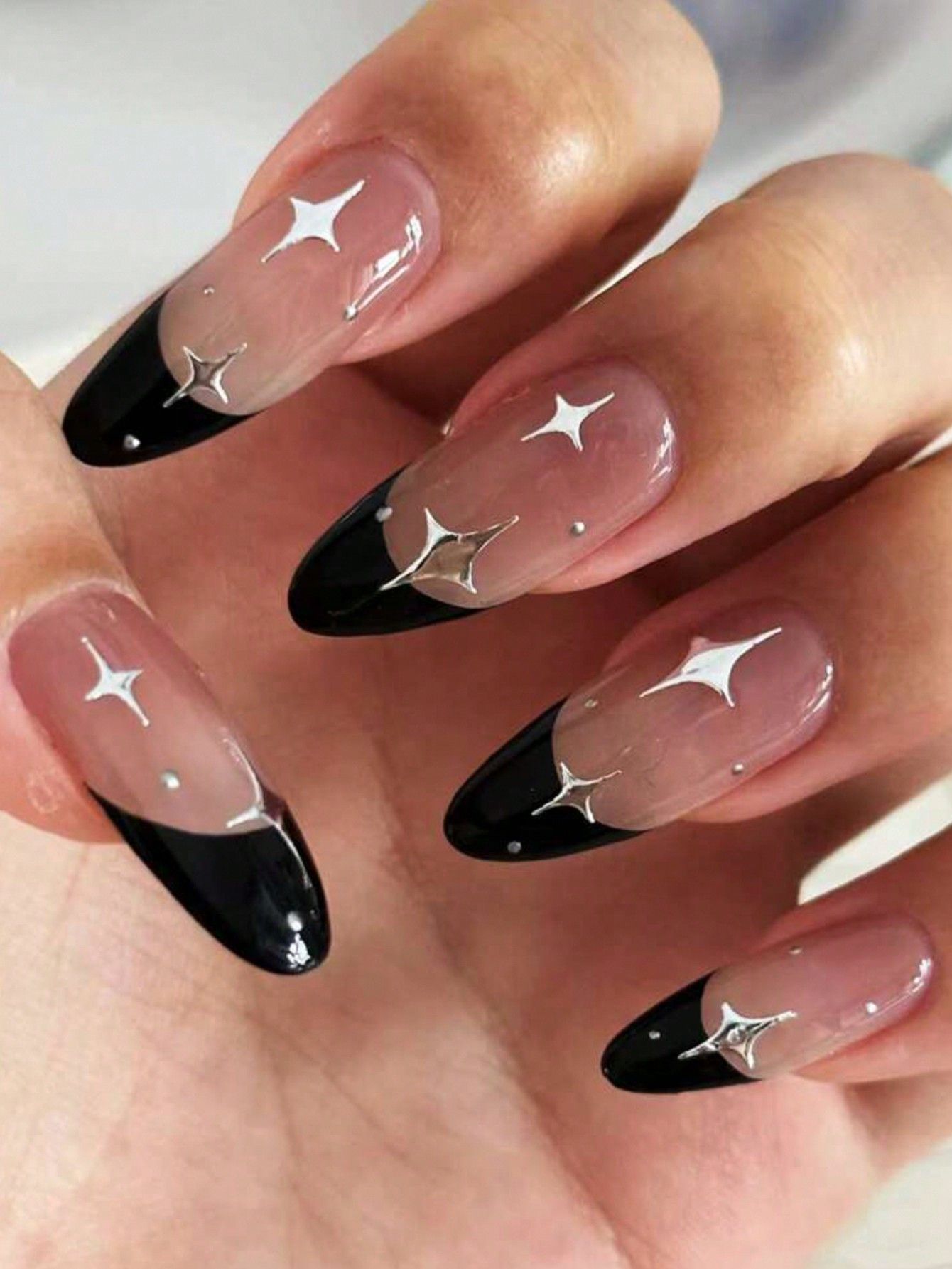 Conjunto De Unhas Get Glamor 24 Peças De Comprimento Médio Amêndoa Solstício De Inverno Preto Francês Estrela De Prata Estilo Y2k Cobertura Completa Para Mulheres E Meninas