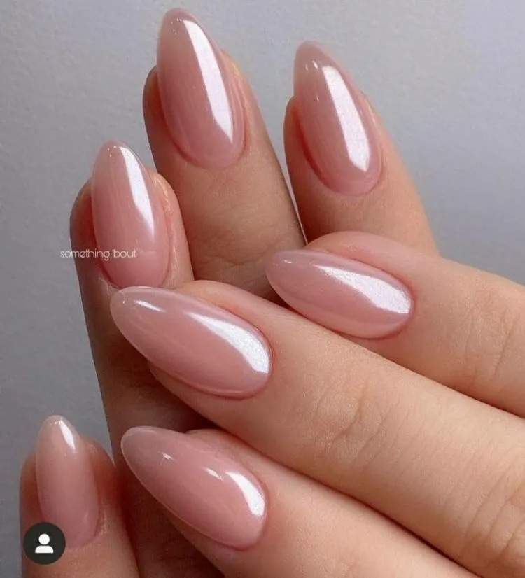 Here Are The 15 Best Minimalist Nail Trends To Copy In 2023