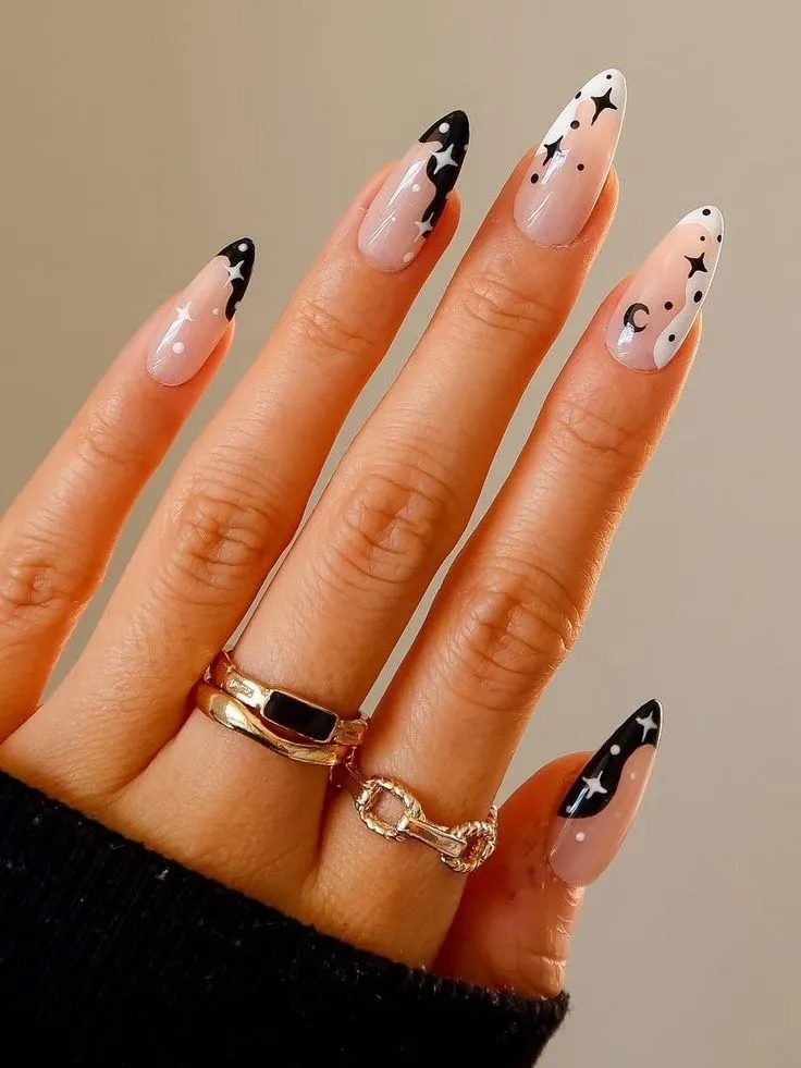 9 Cute & Spooky Halloween Nail Design Ideas