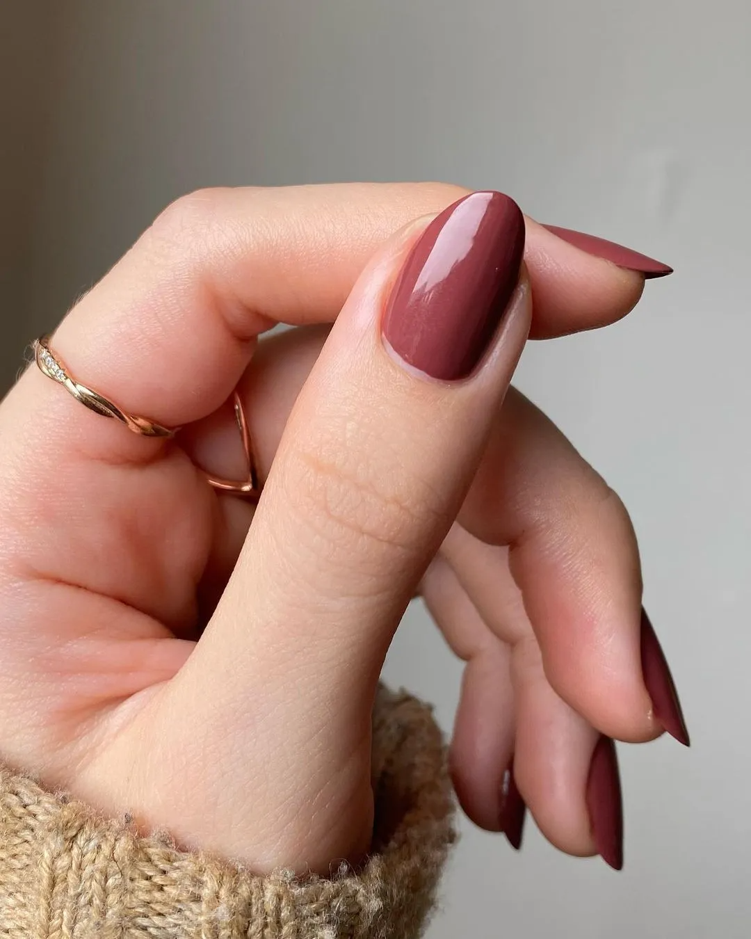 Here Are The 15 Best Minimalist Nail Trends To Copy In 2023